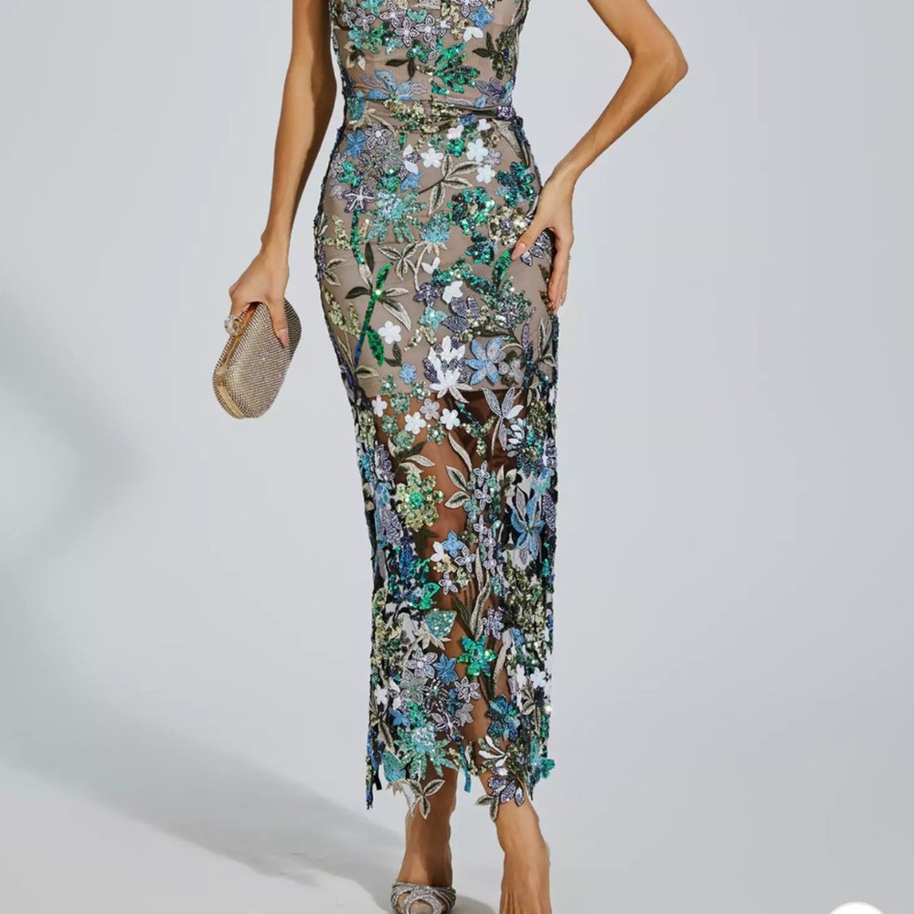Elegant Blue and Green Midi Dress